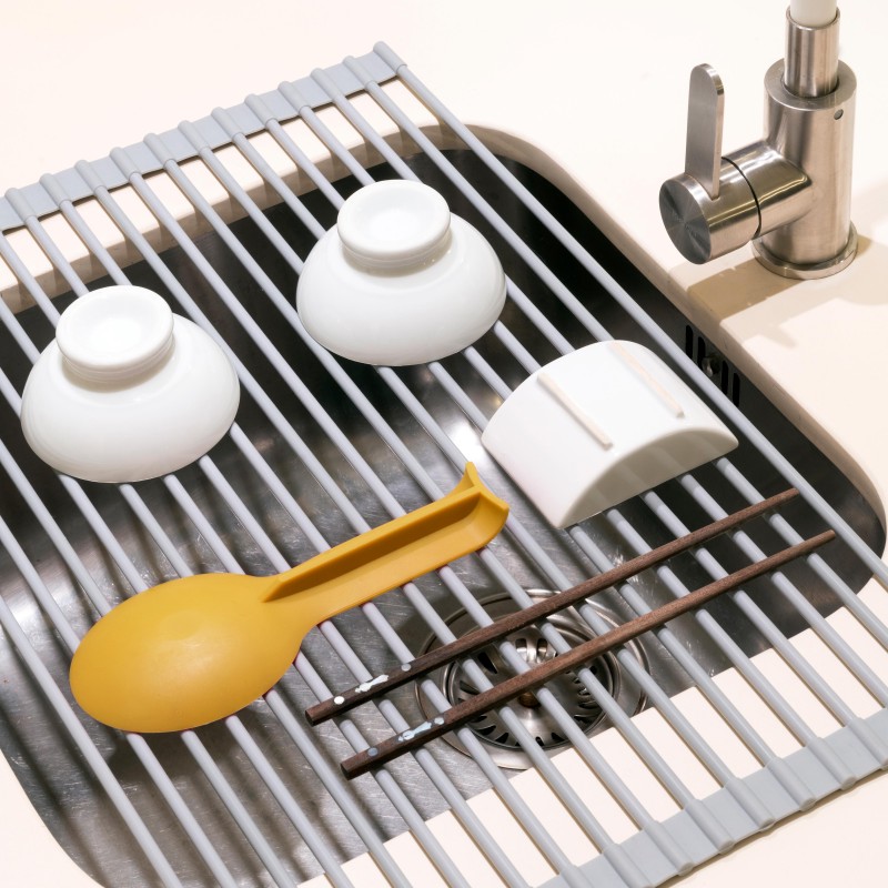 Acero, aluminio, plástico o madera ¿Cuál es el mejor material para el  escurreplatos de la cocina?